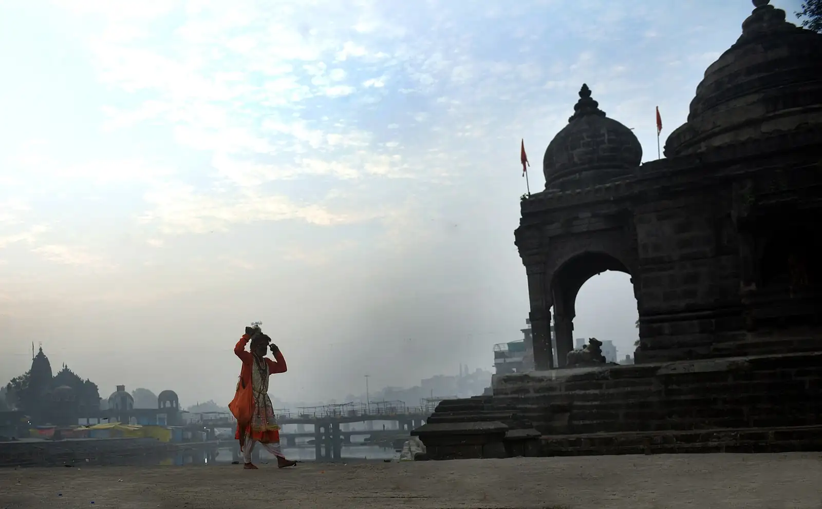 Goda Ghat on the Godavari with the Nilkantheshwar temple, Nashik